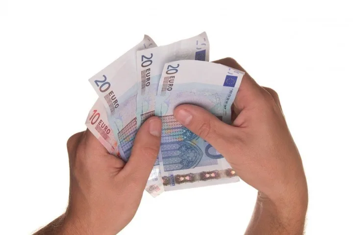 10 finansinių patarimų iš patyrusių ekspertų