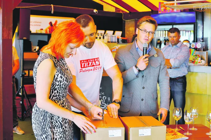 „Palangos tiltas“ pristatė vasaros priedą „Palanga 2016“ – nuotrauka 1