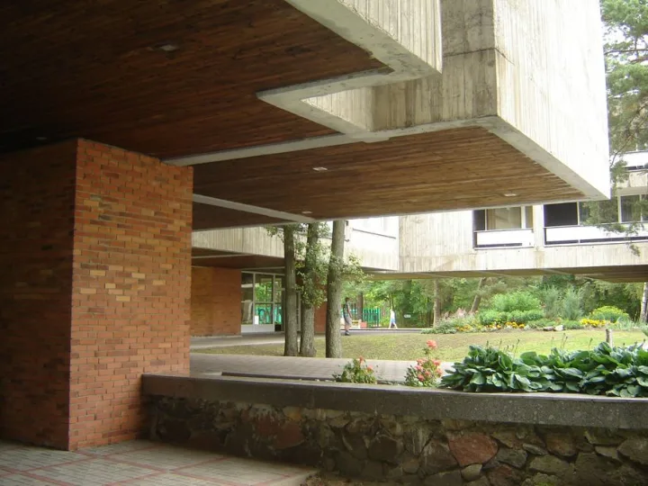 Saugotinas naujosios kultūros vertybės kraštovaizdis bei lemiantis reikšmingumą ir retas architektūrinis pastato pobūdis.