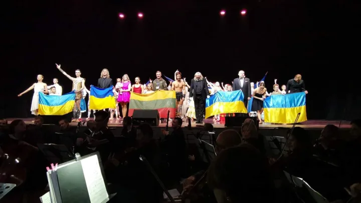 Charkivo nacionalinio akademinio operos ir baleto teatro baleto artistai ir orkestras Palangos Koncertų salėje surengė jaudinantį ir širdį veriantį pasirodymą (FOTO GALERIJA)