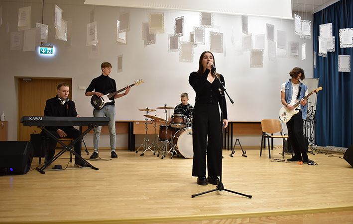 Grupė ,,Kabinetas 303",  kuri savo energinga muzika prisidėjo prie puikios renginio nuotaikos