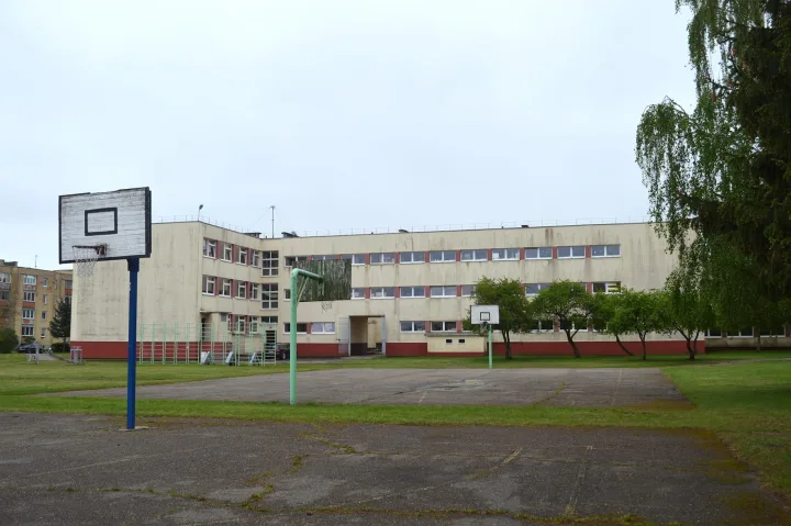 Pasirašyta „Baltijos“ mokyklos stadiono atnaujinimo rangos darbų sutartis – nuotrauka 1