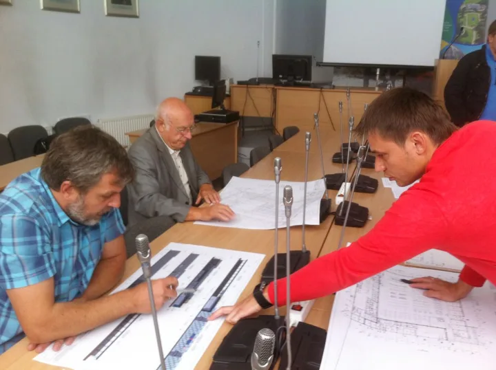 Apie ką tariasi architektas S. Bradūnas ir „City projects” projektuotojas V. Falevičius.