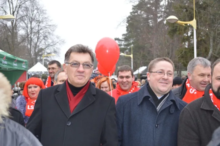Premjerą A. Butkevičių Stintų šventėje lydėjo meras Š. Vaitkus, skyriaus socialdemokratai
