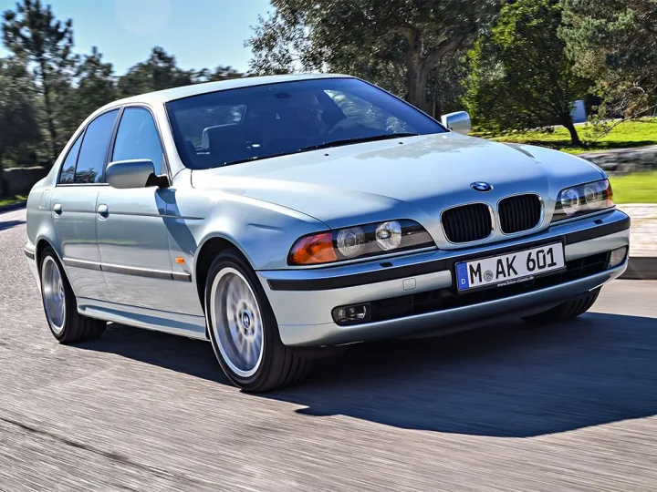 40 metų automobilių dizaino madų – galingieji 90-ieji – nuotrauka 3