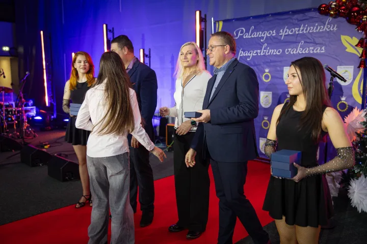 Palangoje nuaidėjo miesto sporto apdovanojimai – kas tapo geriausiais sportininkais ir komandomis 2025-aisiais? (FOTO GALERIJA) – nuotrauka 3