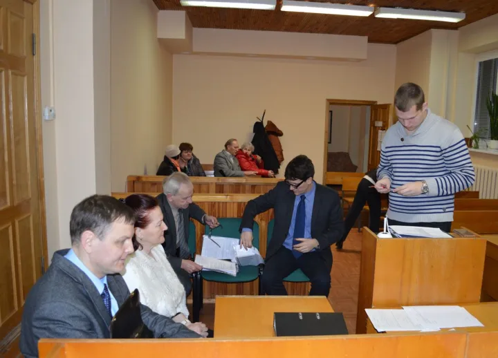 Palangos apylinkės teisme tikėtasi, kad  bendrovė „Palangos butų ūkis“ atsiims ieškinį.