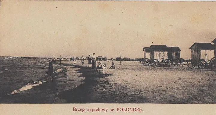 Maudyklės. Fotografavo Paulina Mongirdaitė. Iš  „Lietuva senose fotografijose“.