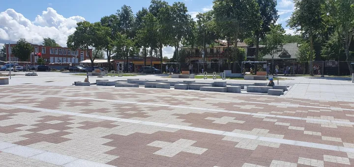 Palangos meras Šarūnas Vaitkus suskubo pirmas išbandyti naujos Šventosios centrinės aikštės malonumus vaikams (FOTO GALERIJA) – nuotrauka 2