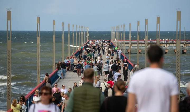 Saulėta diena Palangoje: paplūdimiai pilni poilsiautojų. FOTO: ORESTAS GUREVIČIUS | ELTA