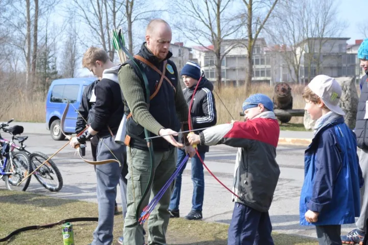Rankos ir akies taiklumą buvo galima išbandyti šaudant iš lanko...