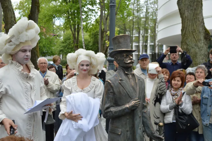 Teatralizuotas Grafų Tiškevičių alėjos atidarymas.