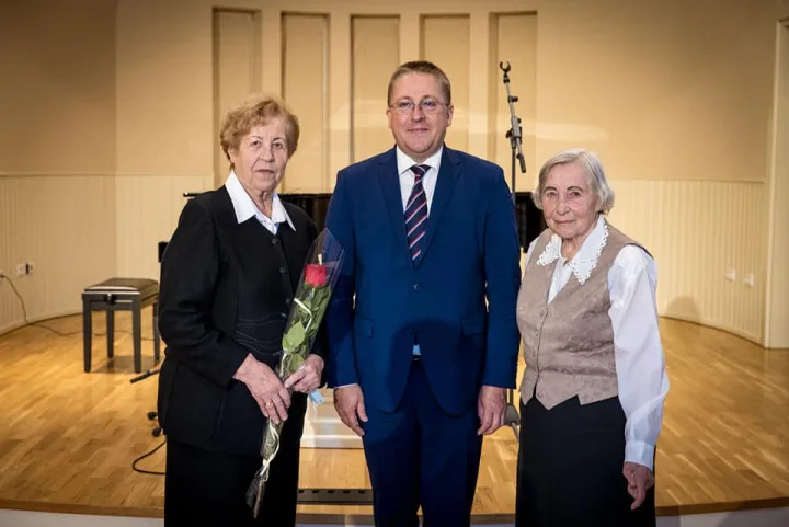 Palanga smagiai atšventė savo šokių kolektyvo „Bočiai“ 60 metų veiklos jubiliejų (FOTO GALERIJA) – nuotrauka 12