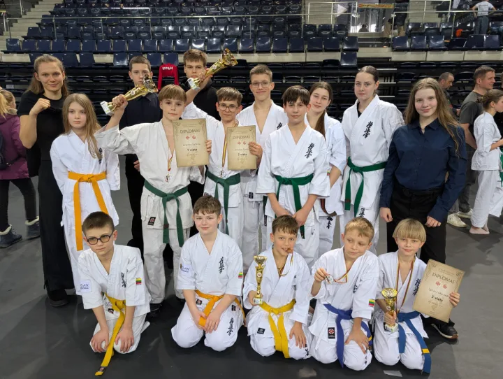 Karate kiokušin mokyklos „Shodan“ auklėtinių komanda Lietuvos vaikų Kata čempionate iškovojo daugiausiai medalių