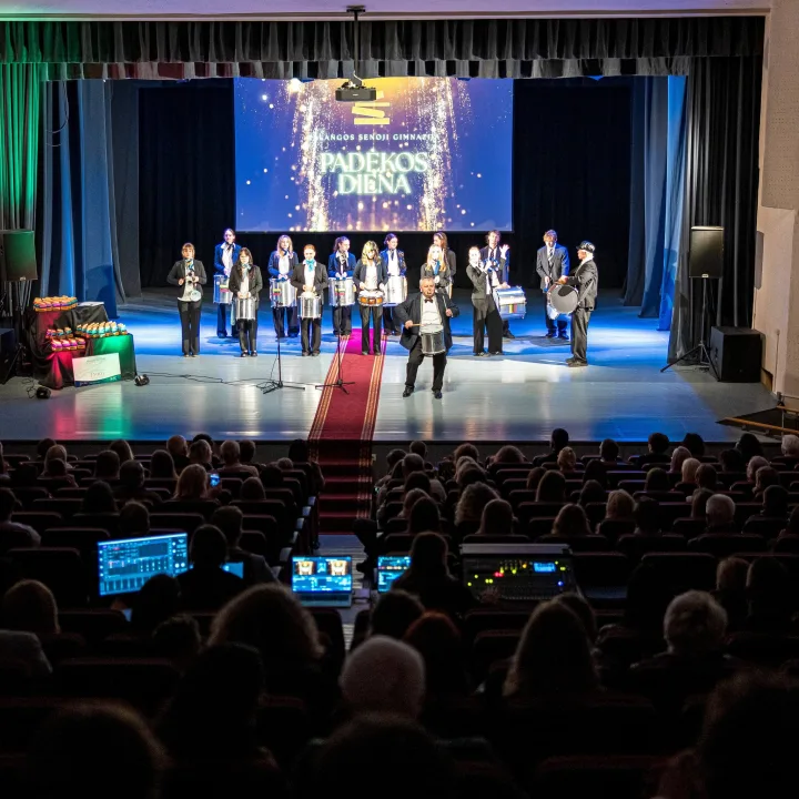 Palangos senoji gimnazija pakvietė mokyklos ir viso kurorto bendruomenę į Padėkos vakarą (FOTO GALERIJA) – nuotrauka 6