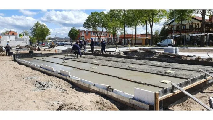 Šventosios centrinėje aikštėje pradėtas montuoti fontanas – nuotrauka 1