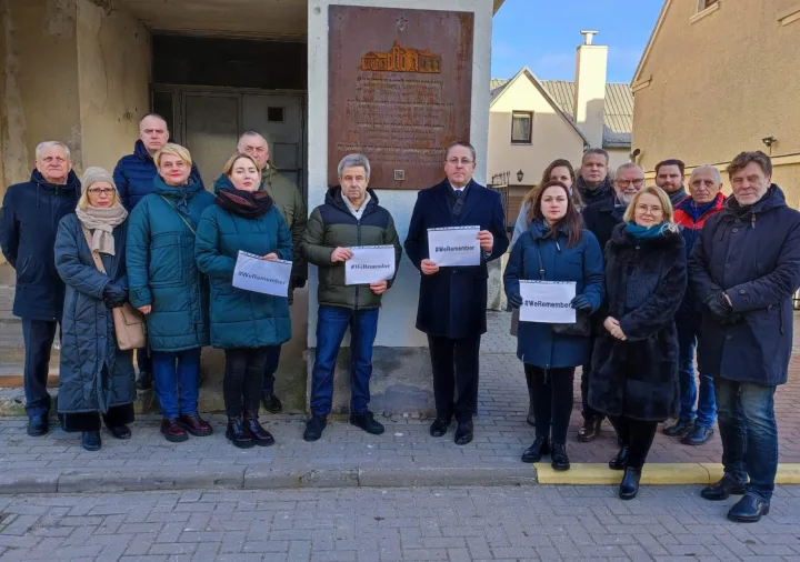Atidengta pirmoji Palangos žydų istoriją liudijanti paminklinė lenta (FOTO GALERIJA) – nuotrauka 4