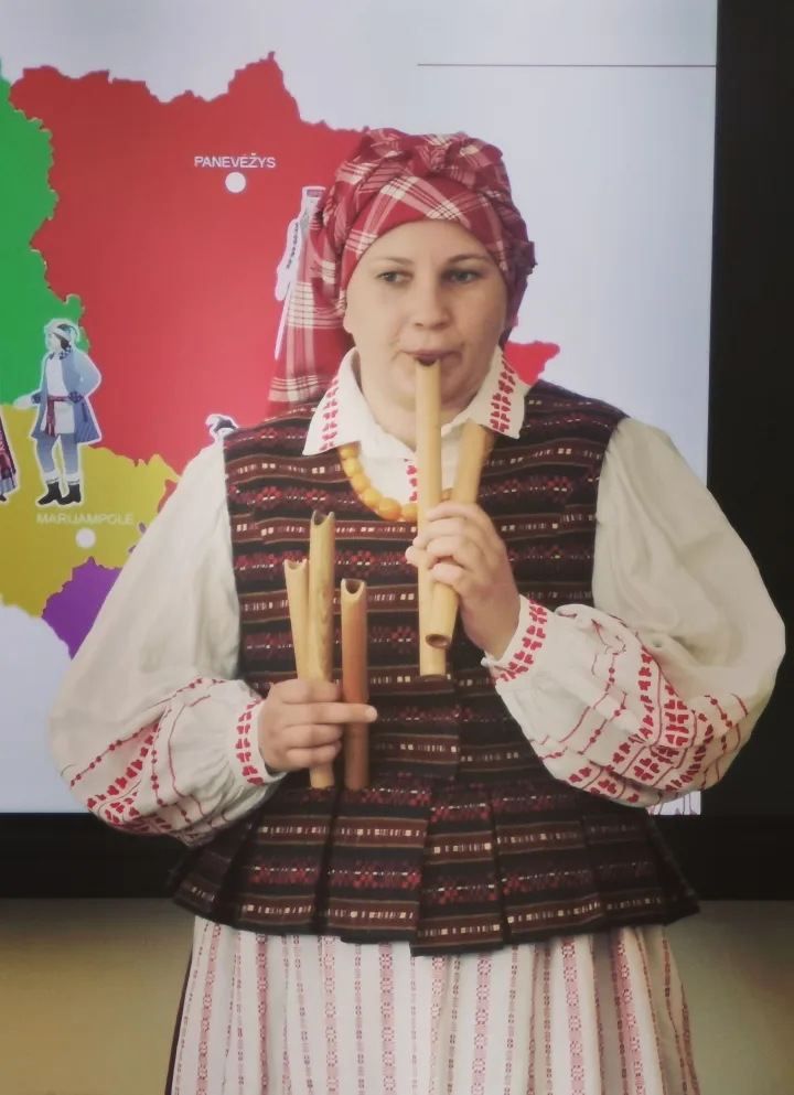 Judita groja skudučiais