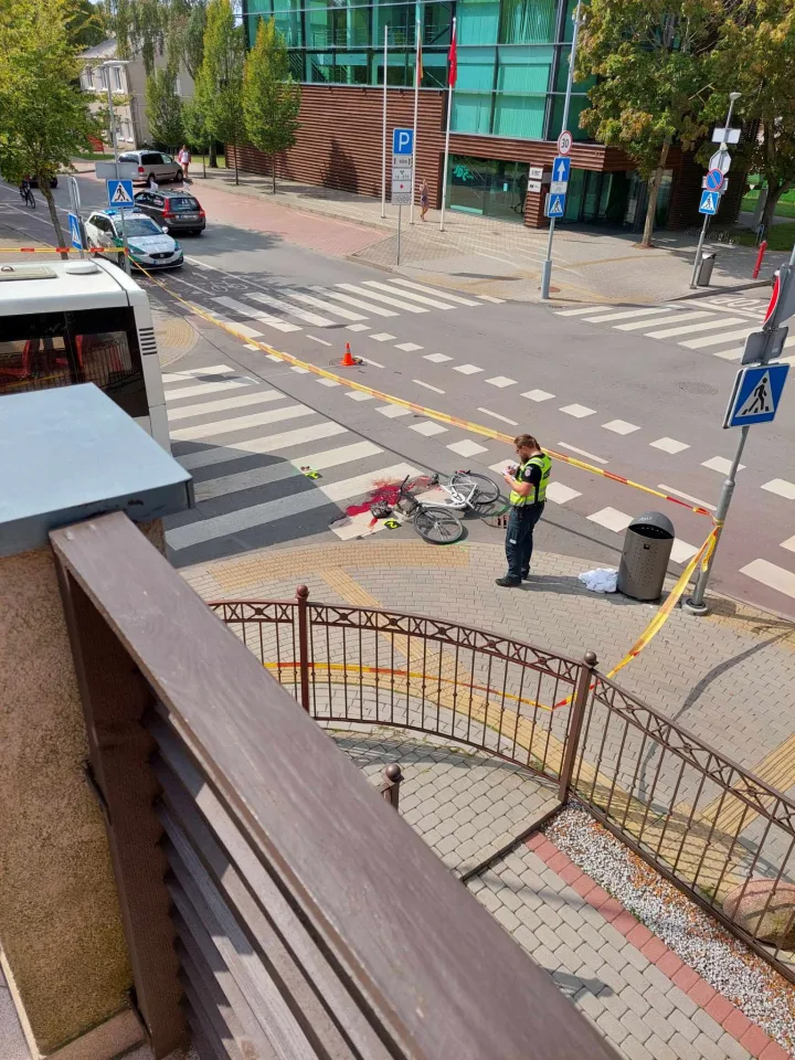 Palangoje, Vytauto ir Kastyčio gatvių sankryžoje, šeštadienio rytmetį žuvo 73 metų dviratininkė – nuotrauka 1