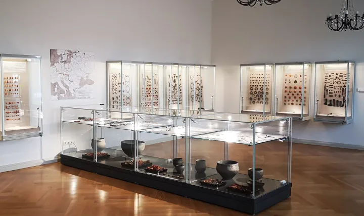 Duris atveriantis atsinaujinęs Palangos gintaro muziejus lankytojų lauks ir gegužės 1 ir 2 dienomis (FOTO GALERIJA) – nuotrauka 1