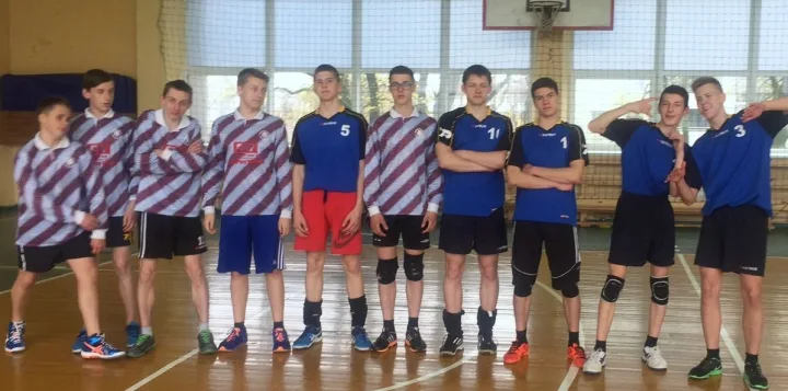 Palangos senoji gimnazija didžiuojasi savo tinklininkais ir tinklininkėmis – nuotrauka 1