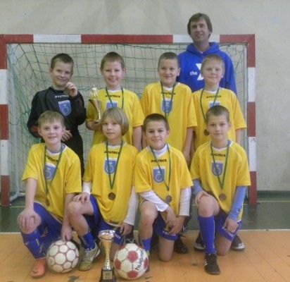 Jaunieji futbolininkai kalėdiniame turnyre liko treti