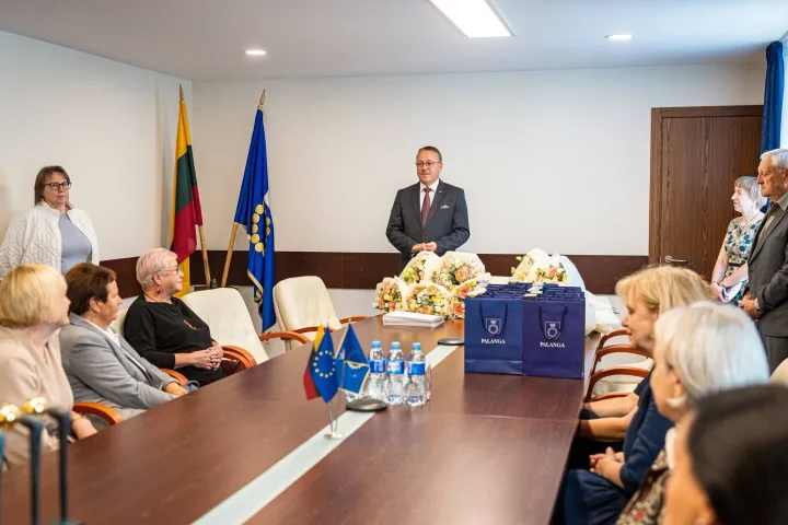 Palanga padėkojo ilgamečiams mokytojams – net 13 išėjo į užtarnautą poilsį – nuotrauka 1
