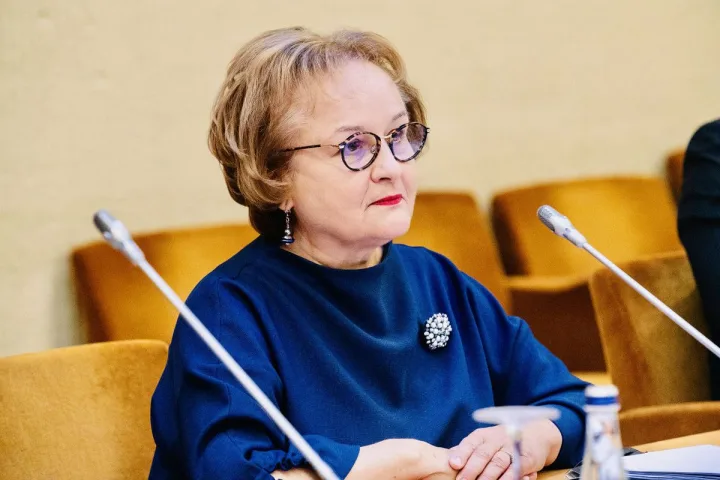 Laima Liucija Andrikienė yra 1990-ųjų metų Kovo 11-osios Nepriklausomybės akto signatarė, viena Tėvynės sąjungos – Lietuvos krikščionių demokratų (TS-LKD) kūrėjų, dabar – 2020-2024 metų Seimo narė.