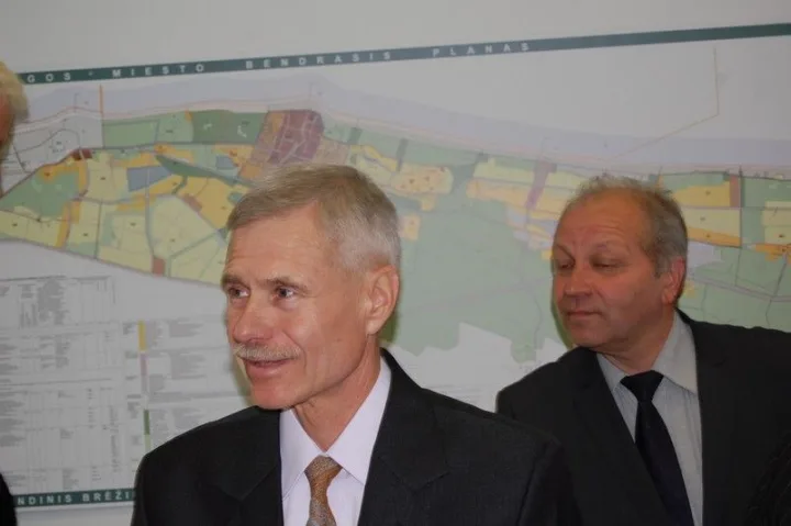 A. Dočkus.