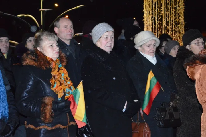Laužo liepsnos nušviesta ir „Sielų skrydžio“ sušildyta Sausio 13-oji – nuotrauka 2
