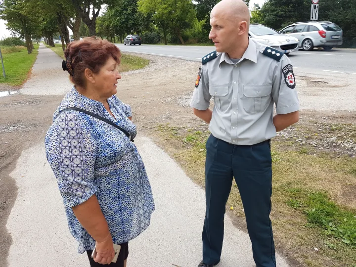 Pakelės „bobutės“ atsipirko įspėjimu – kitąkart lauks 90-140 eurų bauda – nuotrauka 2