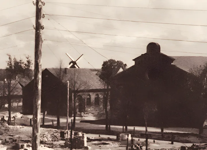 Mažoji ir Didžioji sinagogos po 1938 m. gaisro. Fotografas Ignas Stropus