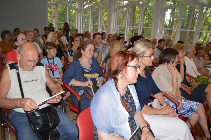 Apie nutiestus popiežiaus Pranciškaus tiltus – naujausioje Tomo Vilucko knygoje – nuotrauka 1