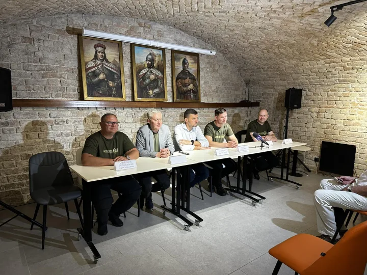 Midaugas Skritulskas: „Lietuva – Ukraina – Lietuva. 5 dienos, 5 motociklai, 4 parlamentarai, 2500 km“ (FOTO GALERIJA) – nuotrauka 2