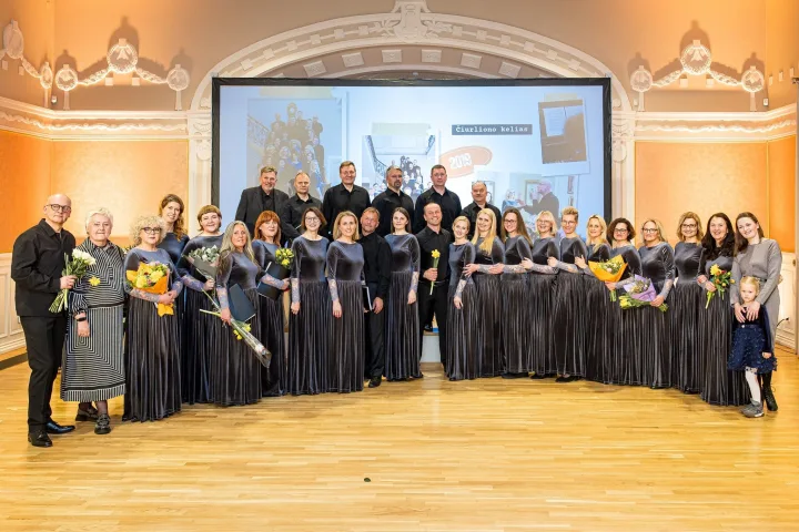 Palangos kultūros centro mišraus kamerinio choro įkūrėjas Edmundas Jucevičius: „Daugelio dabartinių dainininkų net nepažinojau. Kažkaip vieni kitus suradome ir susišaukėme“ – nuotrauka 1