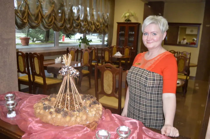 Gražią kompoziciją sukūrė vyr. padavėja Virginija.