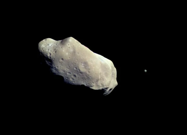 Asociatyvioji asteroido nuotr. iš Vikipedijos