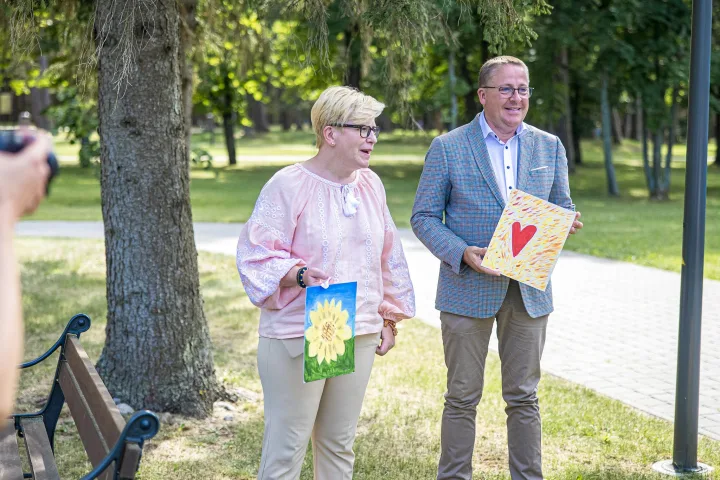 Palangos meras Šarūnas Vaitkus ir Premjerė Ingrida Šimonytė  pasivaikščiojo pajūriu (FOTO GALERIJA) – nuotrauka 3