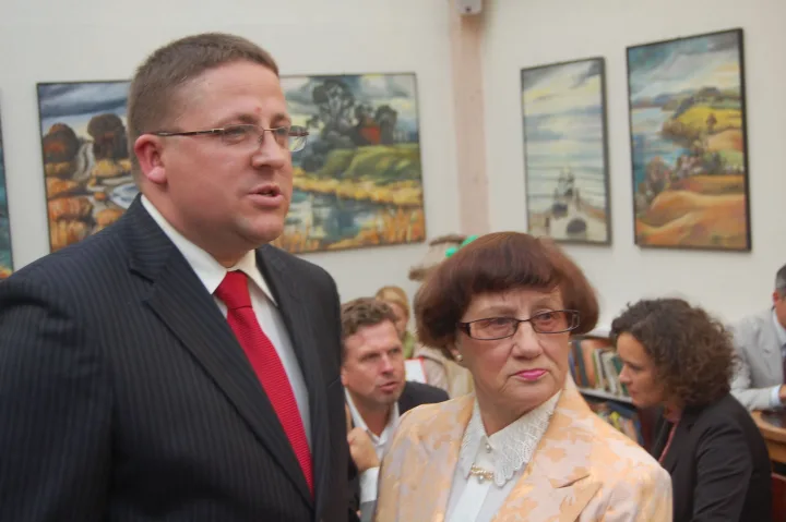 R. Ruzgutė gynė merą Š. Vaitkų, o dabar jis ją gina.