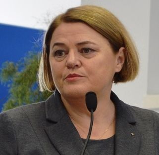 Į rinkimus – nutylint tiesą