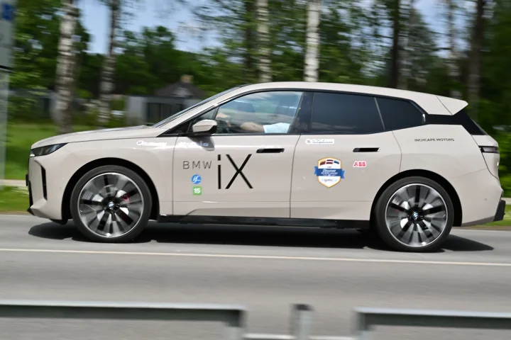 Elektromobilių varžybos „Ignitis ON: atrask Baltijos pajūrį!“ finišavo Pernu – pergales klasėse šventė „Porsche“, „Lynk & Co“,  „BMW“, „Audi“ ir „Tesla“ ekipažai – nuotrauka 2