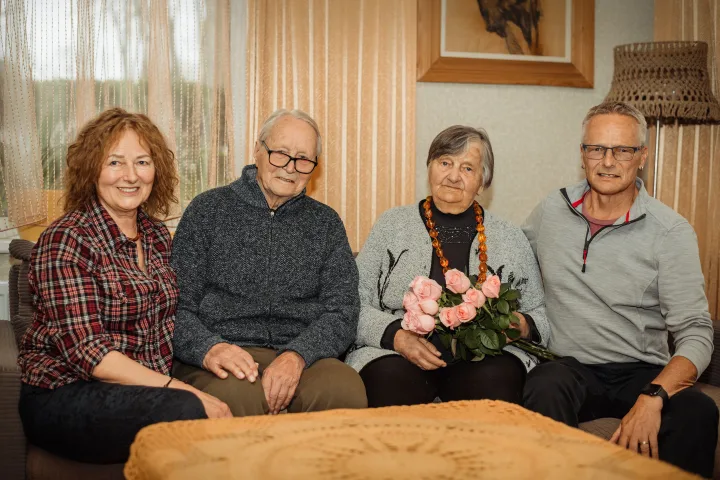 Ponia Eugenija su vyru Mindaugu Pranciškumi ir vaikais, dukra Lina ir sūnumi Girmantu