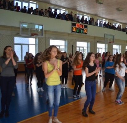 Palangos abiturientai atsisveikina su sporto sale