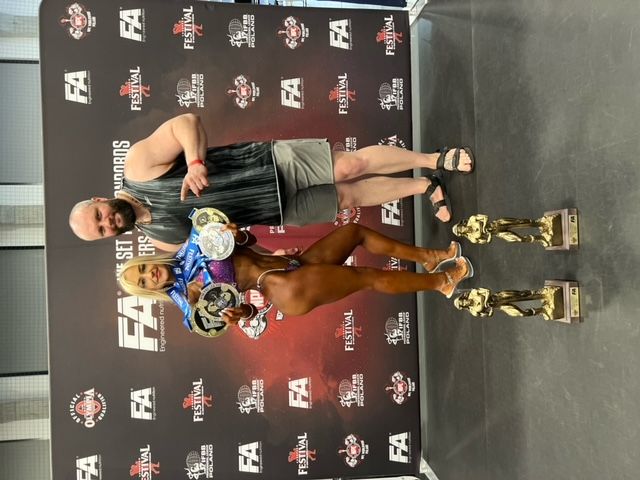 Palangos baseino sporto klubo trenerė Vaida Rodzienė parsivežė sidabro medalį iš Vengrijoje vykusių IFBB Pro League fitneso varžybų – nuotrauka 2