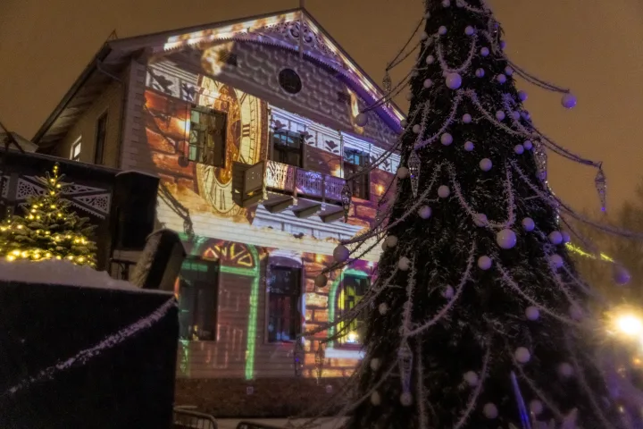 Palangoje pasklido kalėdinė nuotaika – kurortas įžiebė įspūdingą žaliaskarę (FOTO GALERIJA) – nuotrauka 5