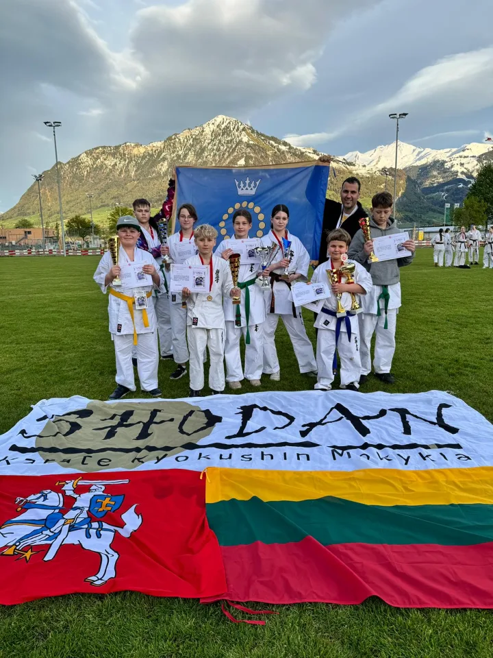 Palangos miesto vėliava kilo Šveicarijos atvirame kyokushin karate čempionate