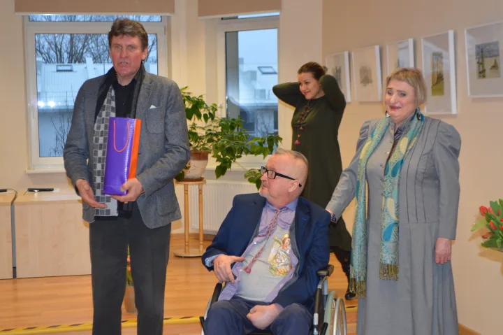 Griušių šeima ypač dėkinga buvo fotomenininkui Adui Sendrauskui, organizavusiam parodą ir kūrybos darbų katalogo leidimą.