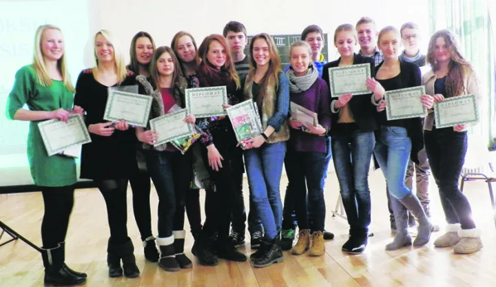 Žalioji klasė: J. Lingaitytė, M. Staponaitė, G. Venckauskytė, A. Šidlauskaitė, G. Jarulytė, M. Urbytė, J. Stonkus, S. Užkuraitė, V. Grabytė, M. Skalandžiūnas, I. Kairytė, G. Lapinskas, N. Kidoliūtė, D. Mickevičius, K. Gadeikytė.
