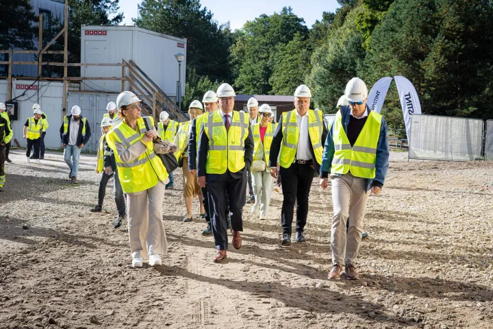 Palangoje statomas „Palanga Marriott Resort & Spa“ pasiekė aukščiausią tašką – iškeltas vainikas (FOTOGALERIJA) – nuotrauka 2