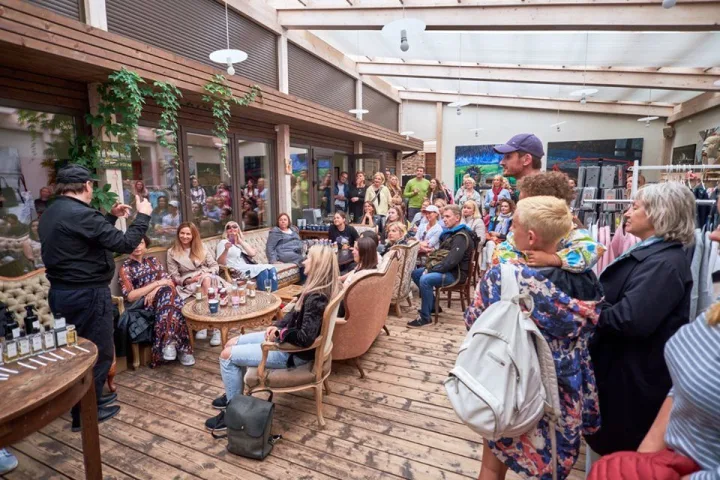 „Ramybės“ galerijoje – septynių menininkų parodos